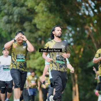 Runner Photo 6877155