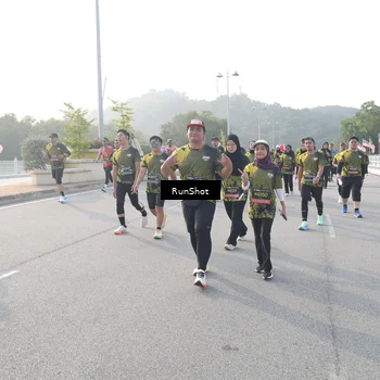 Runner Photo 6877163