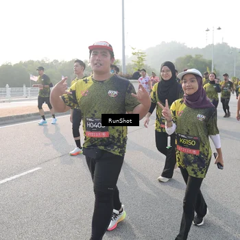 Runner Photo 6877200