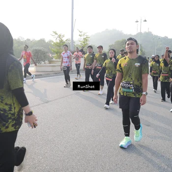 Runner Photo 6877220