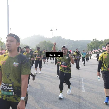 Runner Photo 6877236