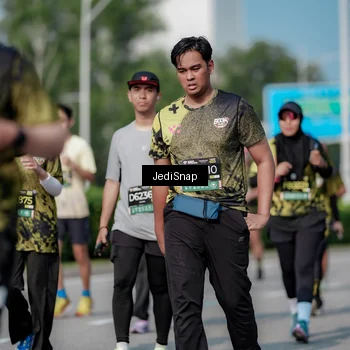 Runner Photo 6877256