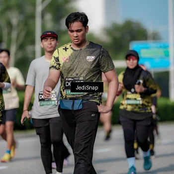 Runner Photo 6877287