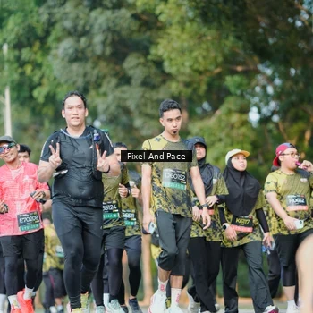 Runner Photo 6877300