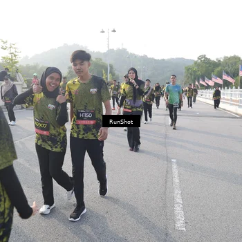 Runner Photo 6877313