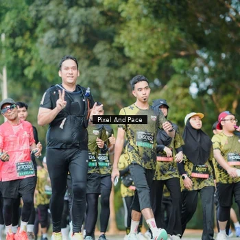 Runner Photo 6877330
