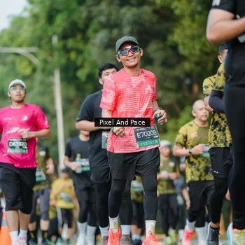 Runner Photo 6877335