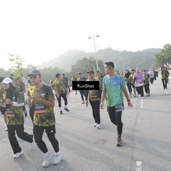 Runner Photo 6877351