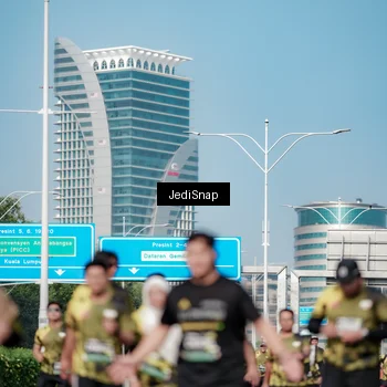 Runner Photo 6877386