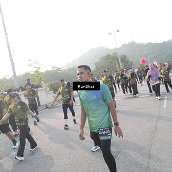 Runner Photo 6877393