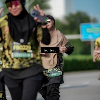 Runner Photo 6877400