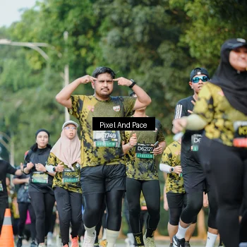 Runner Photo 6877413