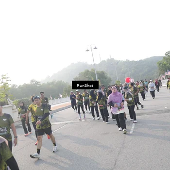 Runner Photo 6877418