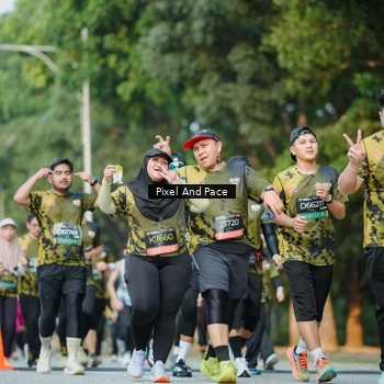 Runner Photo 6877420
