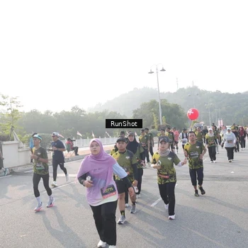 Runner Photo 6877524