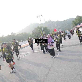 Runner Photo 6877529