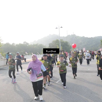 Runner Photo 6877547