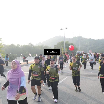Runner Photo 6877556