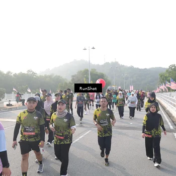 Runner Photo 6877585