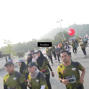 Runner Photo 6877637