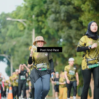 Runner Photo 6877640