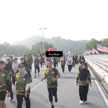 Runner Photo 6877658