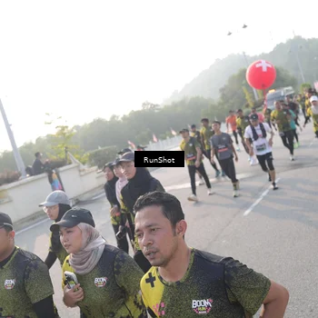 Runner Photo 6877674