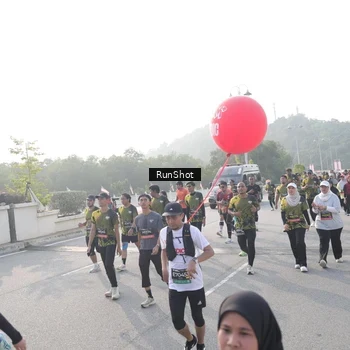 Runner Photo 6877736
