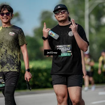 Runner Photo 6877760