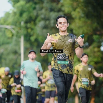 Runner Photo 6877851