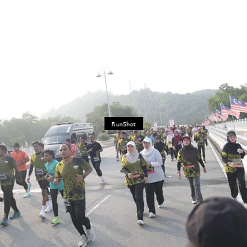 Runner Photo 6877902