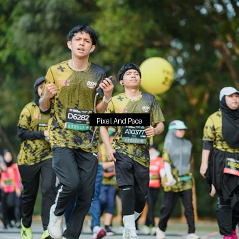 Runner Photo 6877929