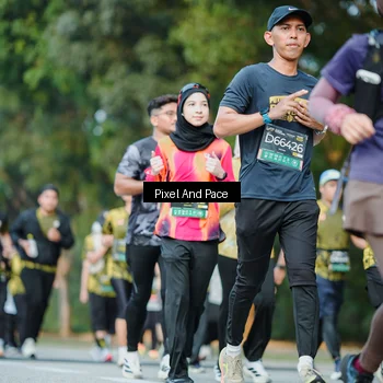 Runner Photo 6877990