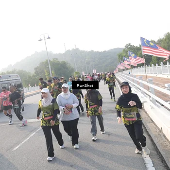 Runner Photo 6877992