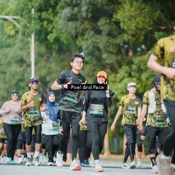 Runner Photo 6878024