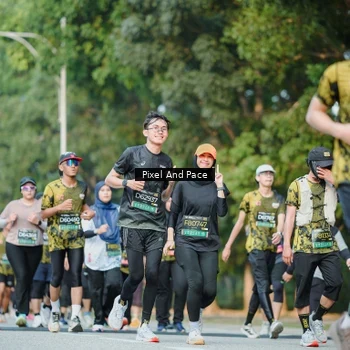 Runner Photo 6878025