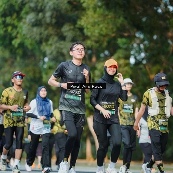 Runner Photo 6878032