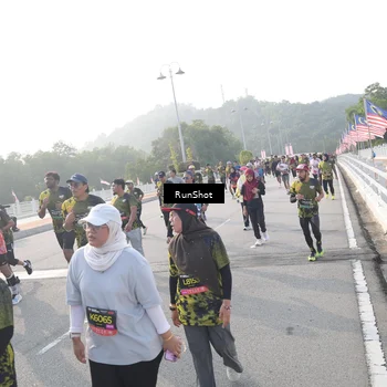 Runner Photo 6878140