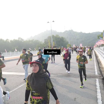 Runner Photo 6878155