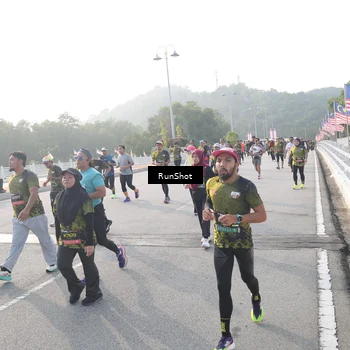 Runner Photo 6878180