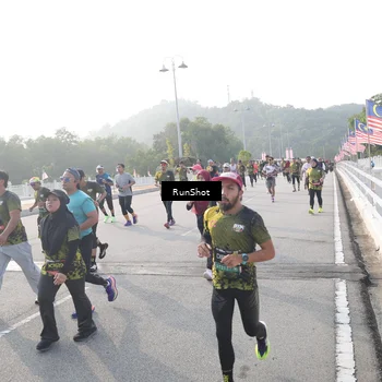 Runner Photo 6878192