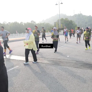 Runner Photo 6878236