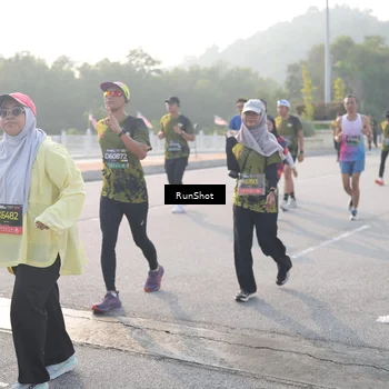 Runner Photo 6878246