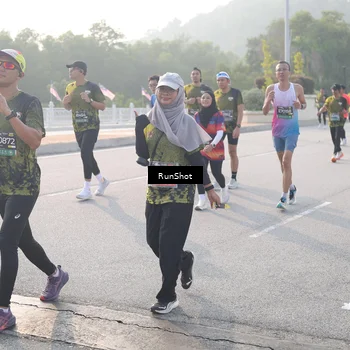 Runner Photo 6878257