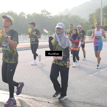 Runner Photo 6878258