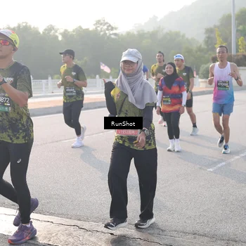 Runner Photo 6878272