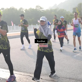 Runner Photo 6878274