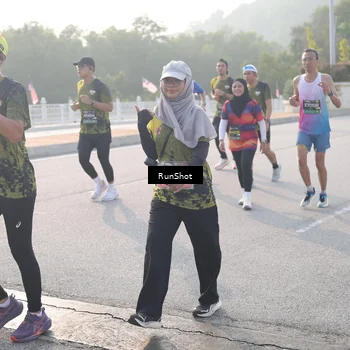 Runner Photo 6878275
