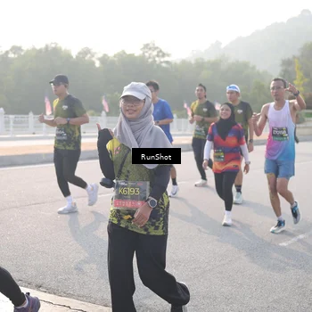 Runner Photo 6878279