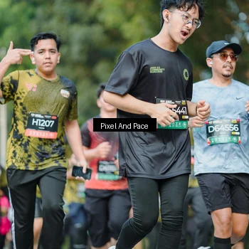 Runner Photo 6878282